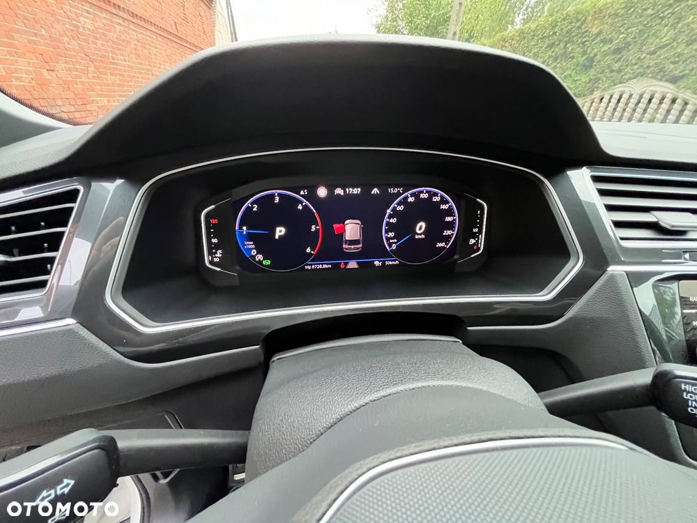 Volkswagen Tiguan 2.0 TDI SCR 4MotION DSG R-Line - 27