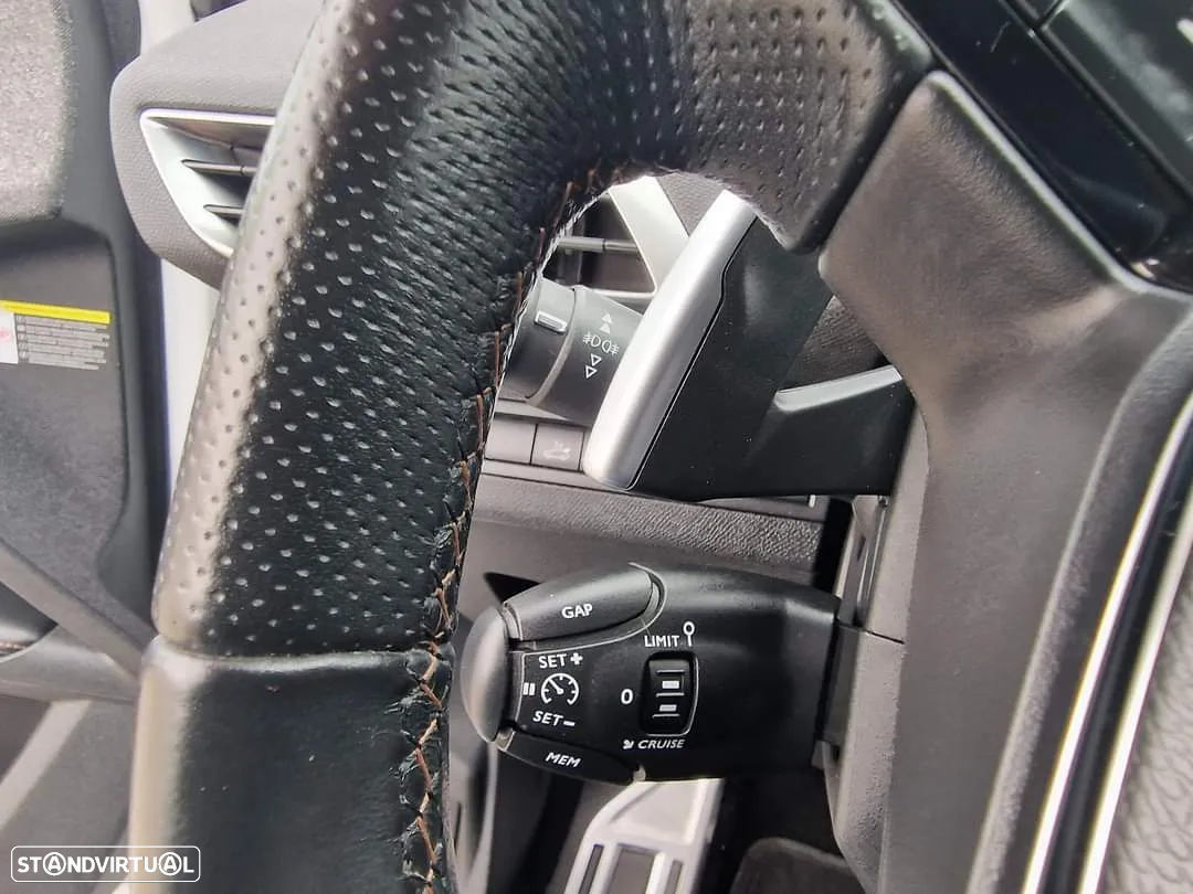 Peugeot 5008 1.5 BlueHDi GT Line EAT8 - 36