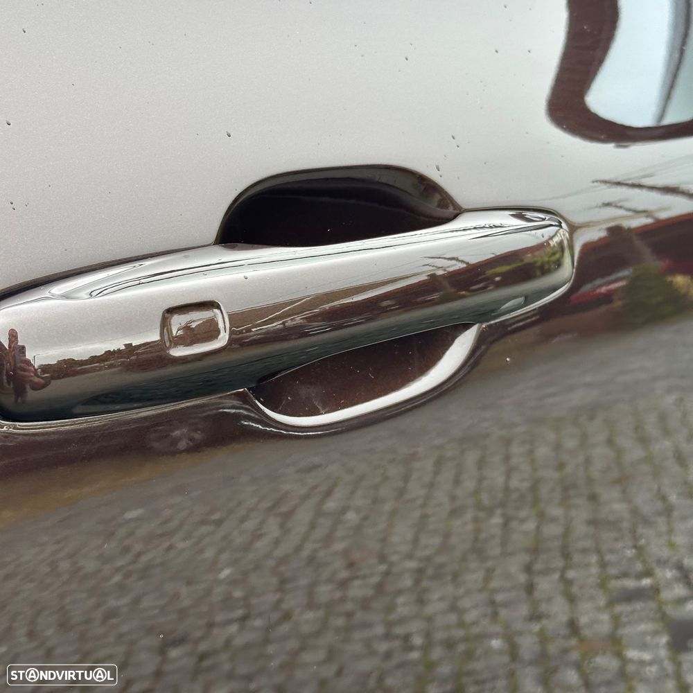 Volvo XC 60 2.0 D4 Inscription AWD Geartronic - 25