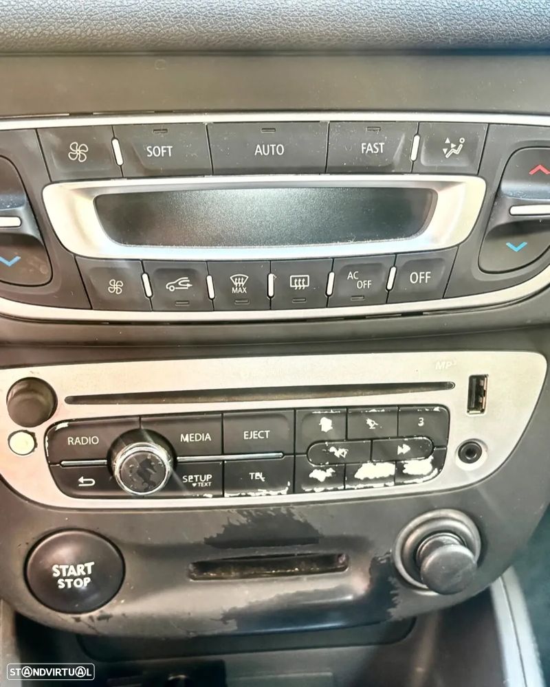 Renault Mégane dCi 90 FAP Paris - 9
