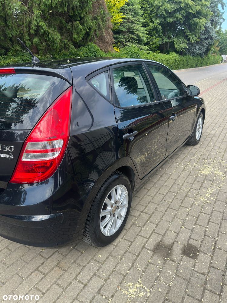 Hyundai i30 1.4 Base + - 11