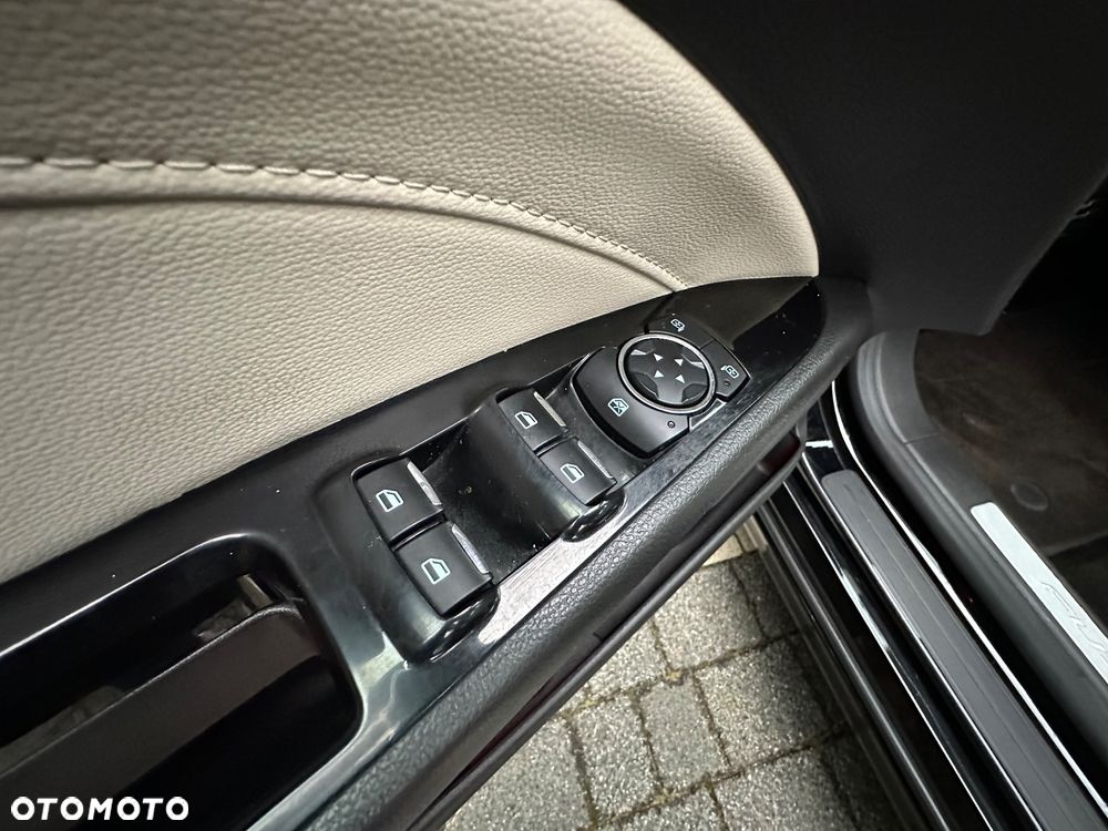 Ford Fusion 2.0 EcoBoost Titanium - 25