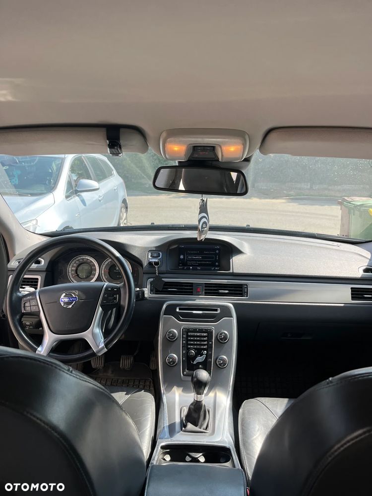 Volvo V70 D2 Summum - 11