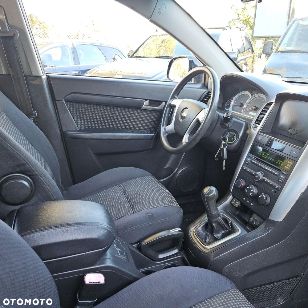 Chevrolet Captiva 2.4 LS 5os - 16