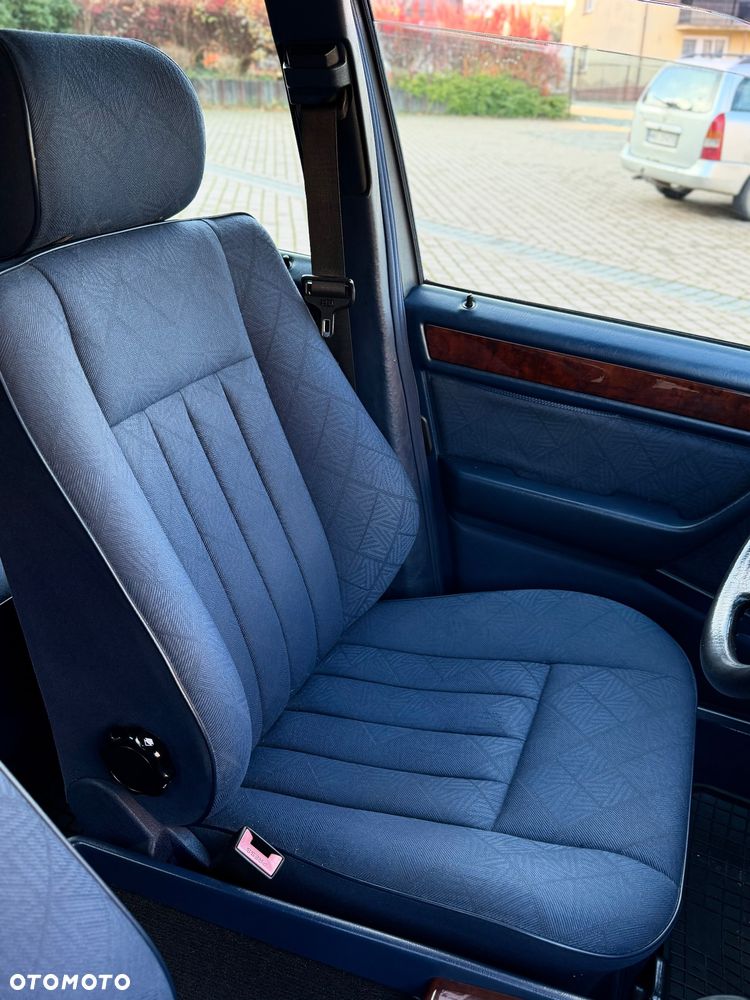 Mercedes-Benz W124 (1984-1993) - 12