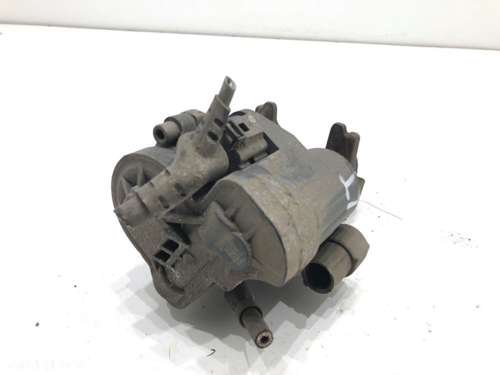 ZACISK LEWY TYŁ  AUDI Q3 Sportback (F3N) 2019 - 2022 35 TFSI Mild Hybrid 110 kW [150 KM] Hybryda - 2