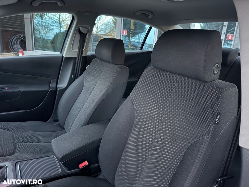 Volkswagen Passat Variant 1.9 TDI DPF Highline - 25