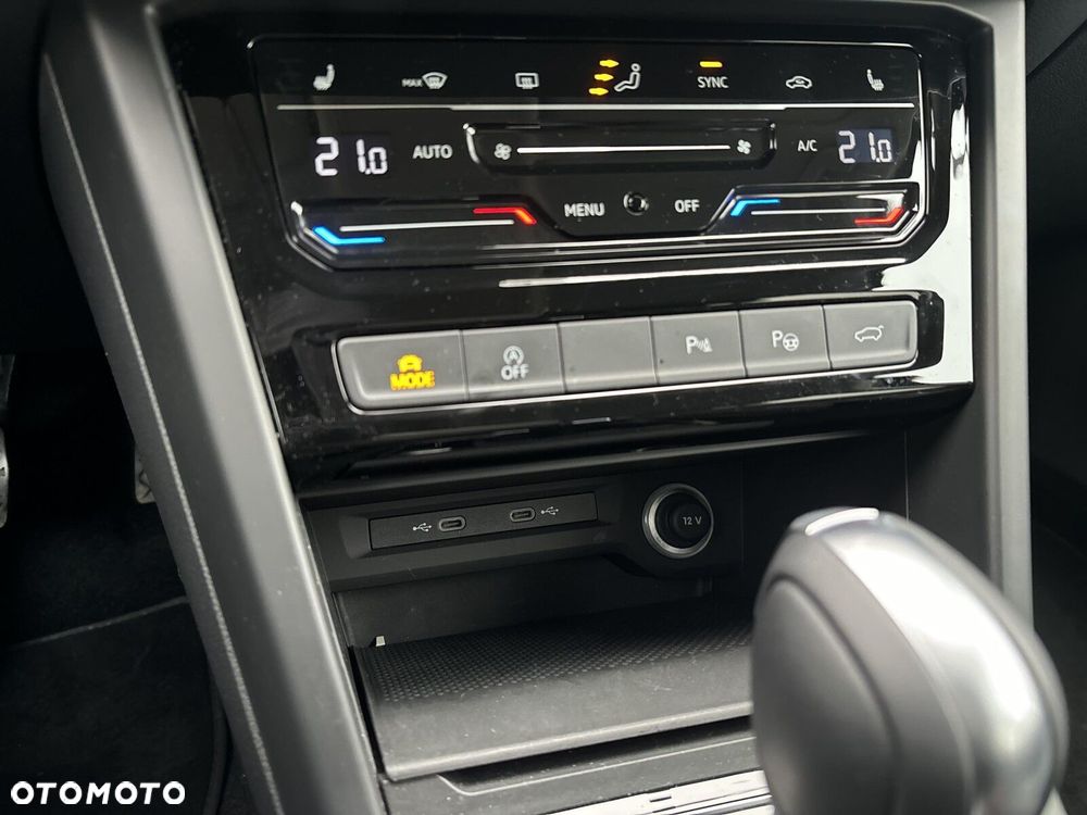 Volkswagen Touran - 21