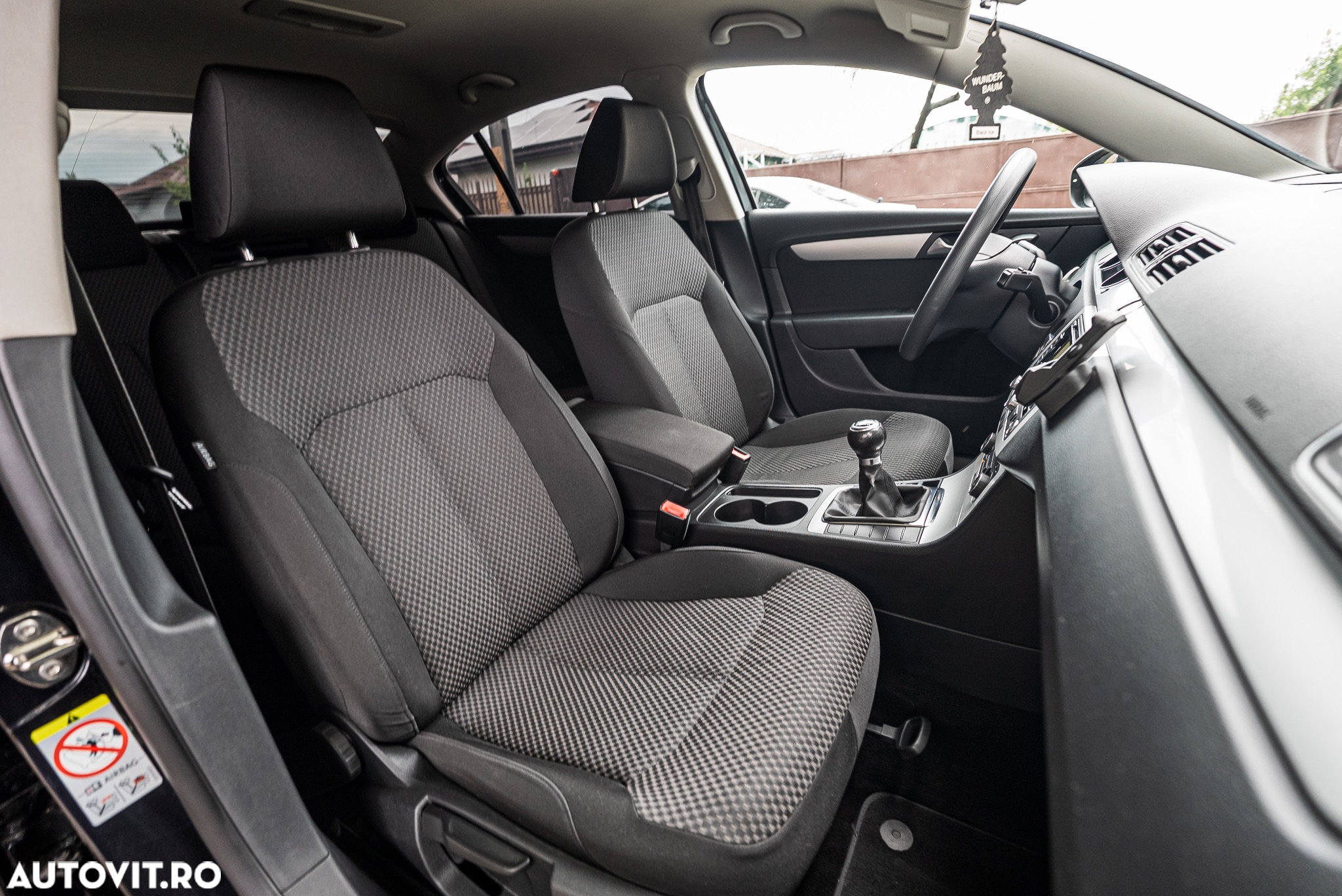 Volkswagen Passat - 14