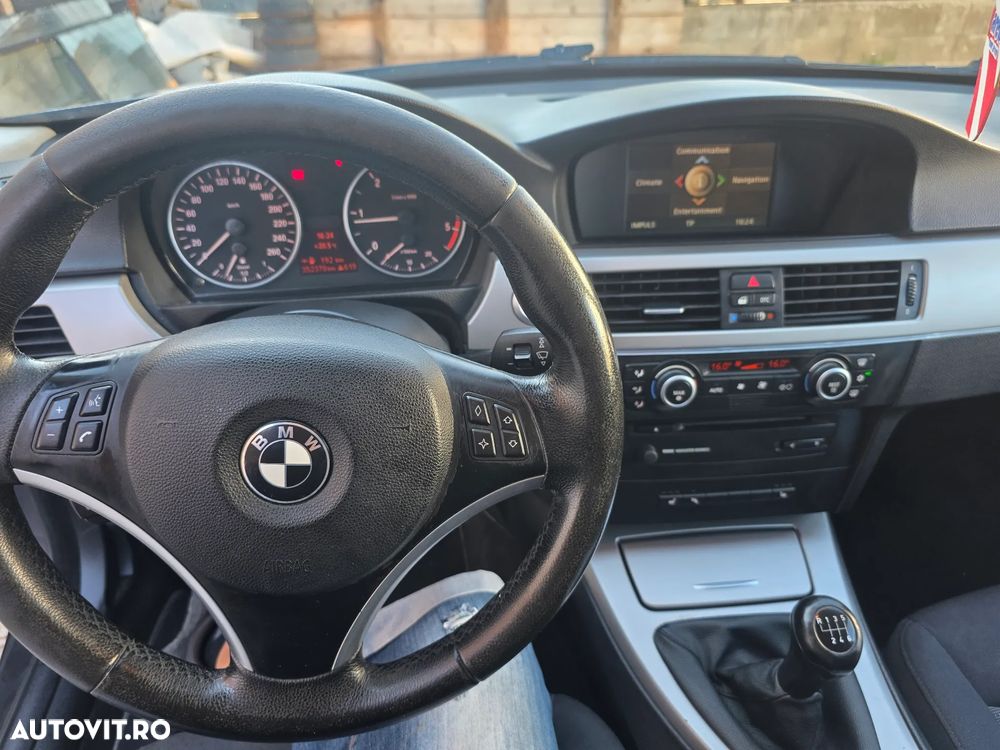 BMW Seria 3 320d Touring - 5
