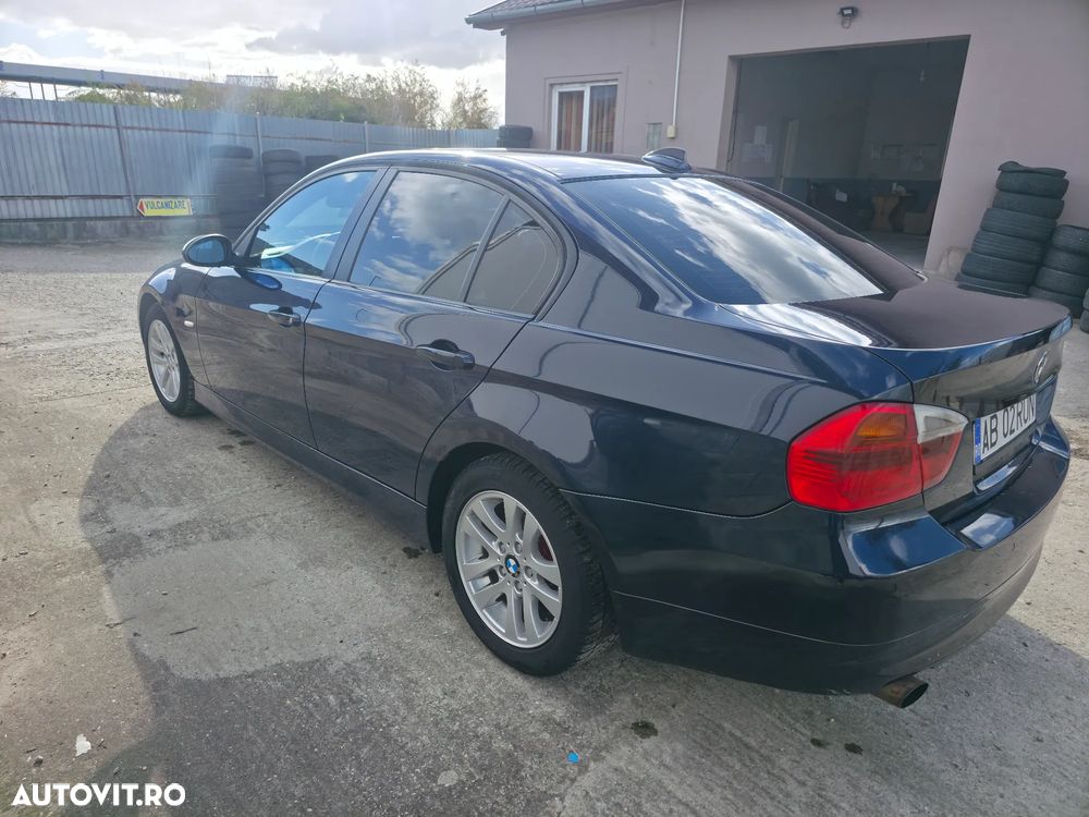 BMW Seria 3 320d Touring - 11