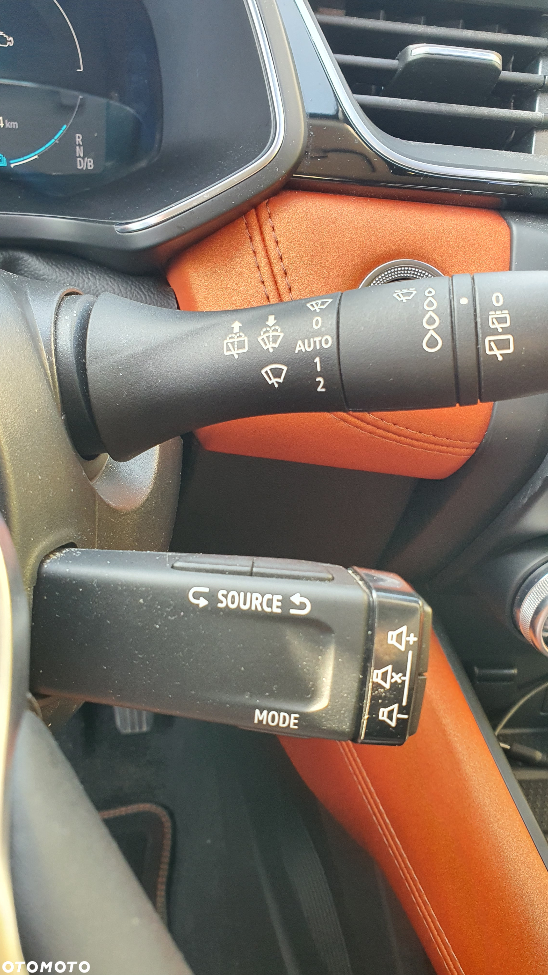 Renault Captur E-TECH PLUG-in 160 INTENS - 6