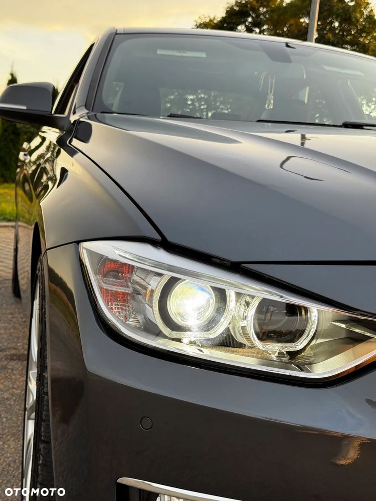 BMW Seria 3 328i Luxury Line - 2