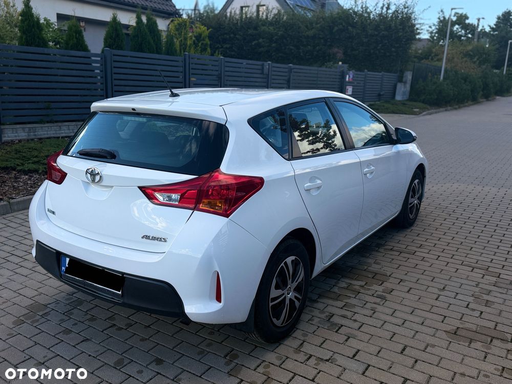 Toyota Auris - 4