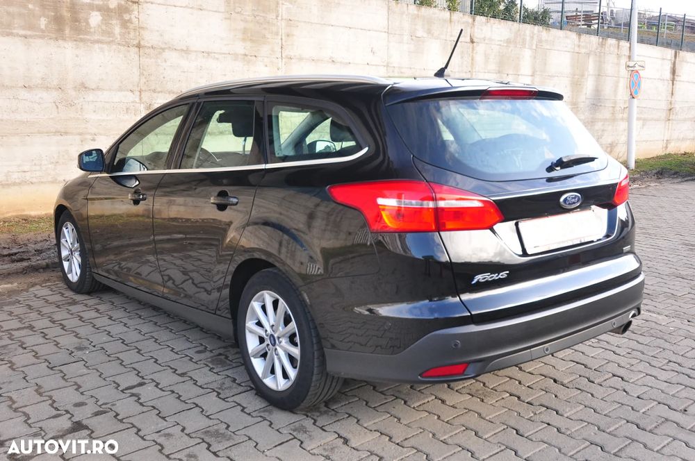 Ford Focus 1.5 EcoBoost Start-Stopp-System Aut. TITANIUM - 3