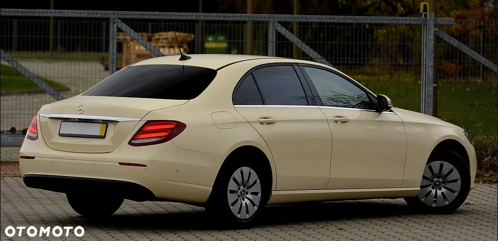 Mercedes-Benz Klasa E 200 d 9G-TRONIC - 15