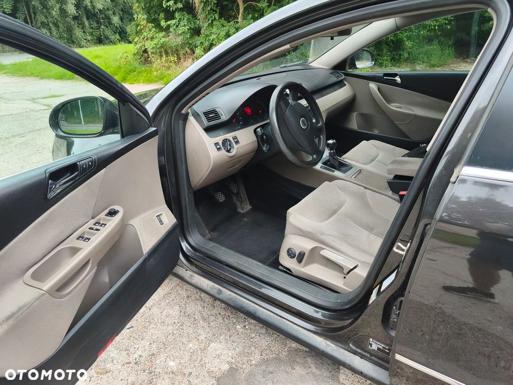 Volkswagen Passat 2.0 FSI Comfortline - 9