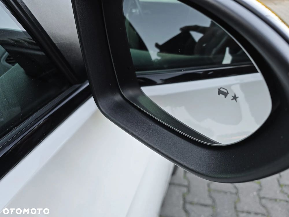 Opel Insignia - 32