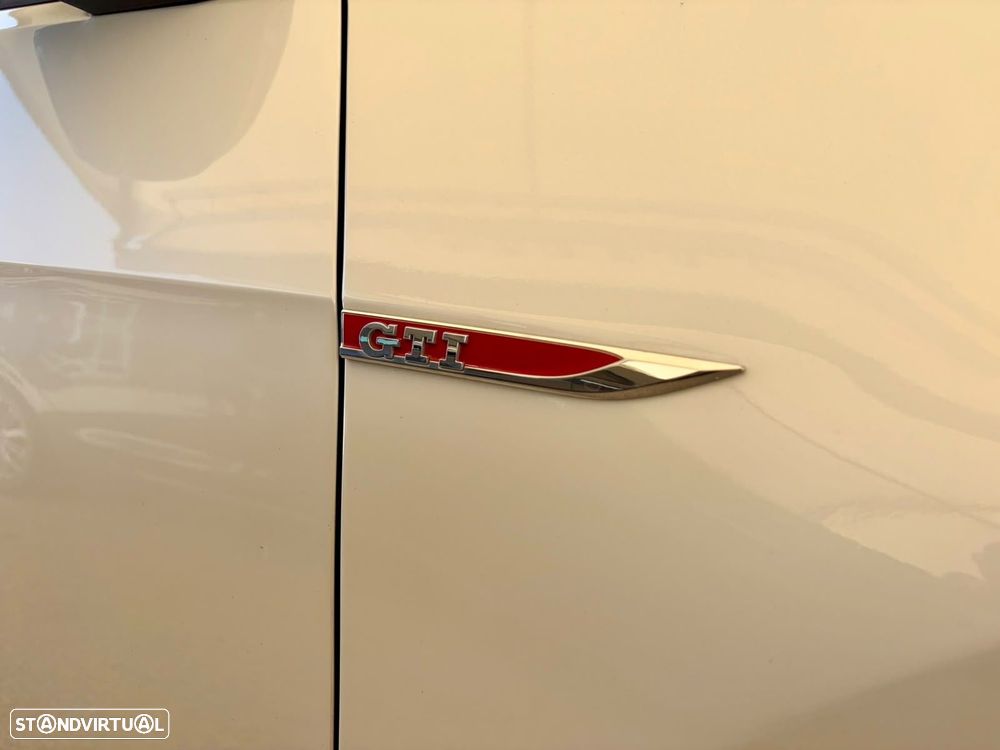 VW Golf GTI BlueMotion - 23