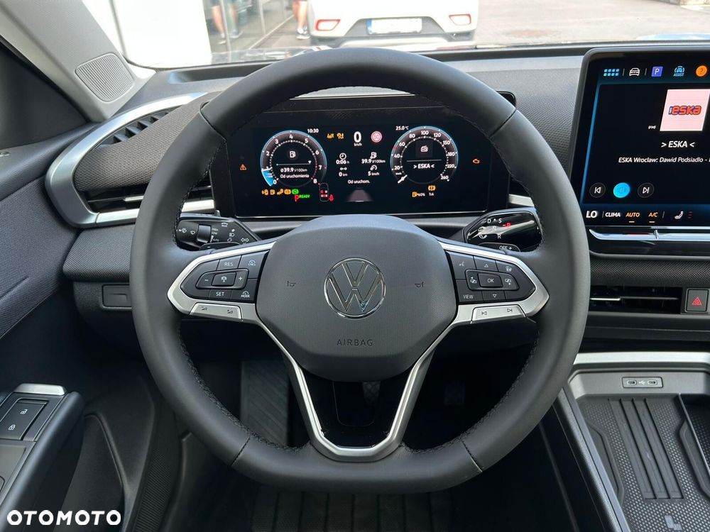Volkswagen T-Roc - 14