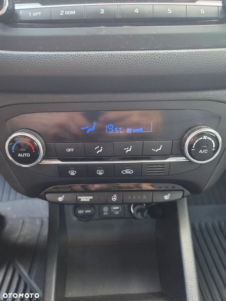 Hyundai i20 1.2 Intro Edition - 32