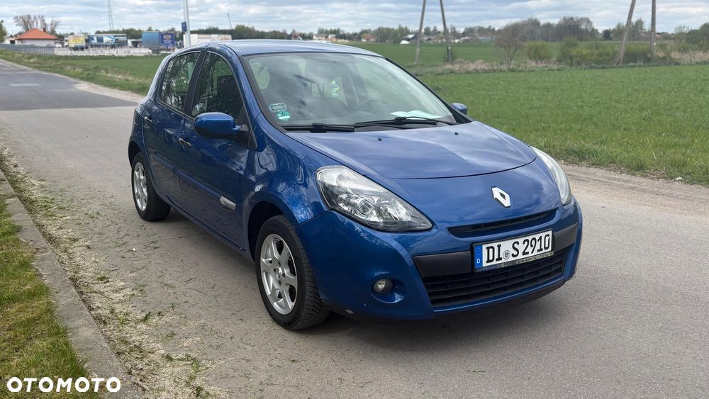 Renault Clio 1.2 16V All Inclusive - 1