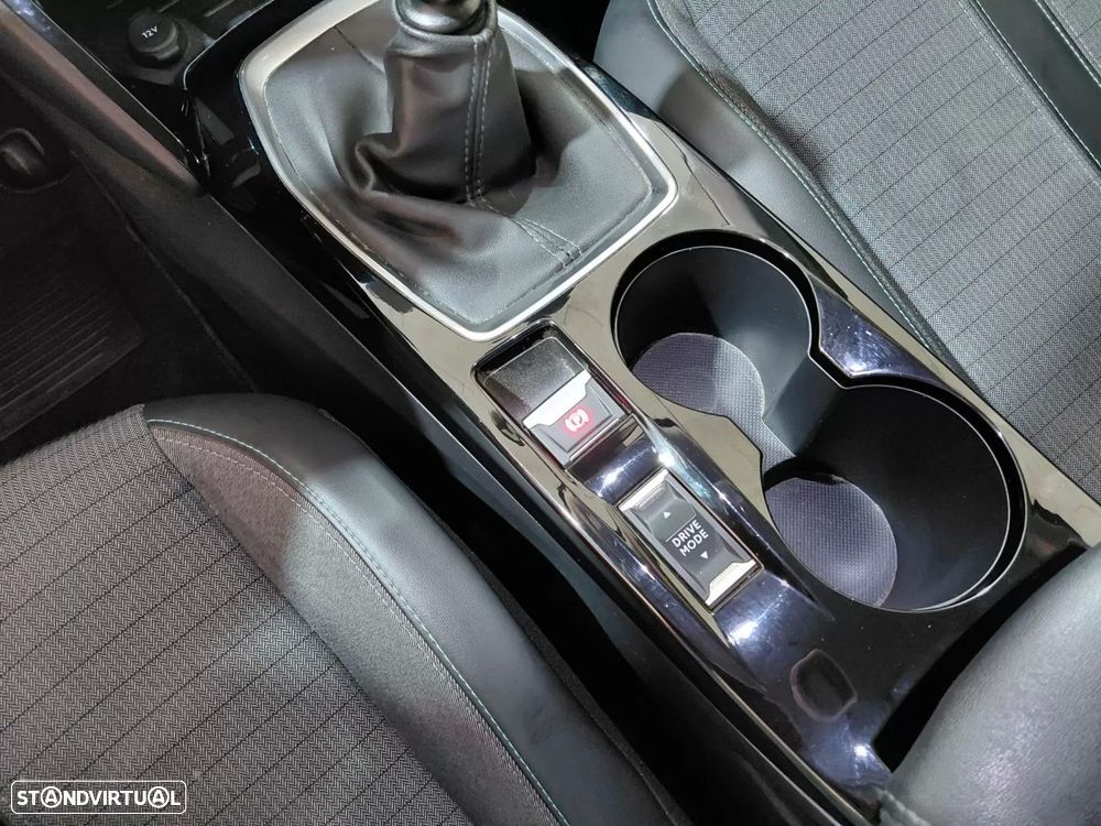 Peugeot 2008 1.2 PureTech Allure Pack — fotografia 16