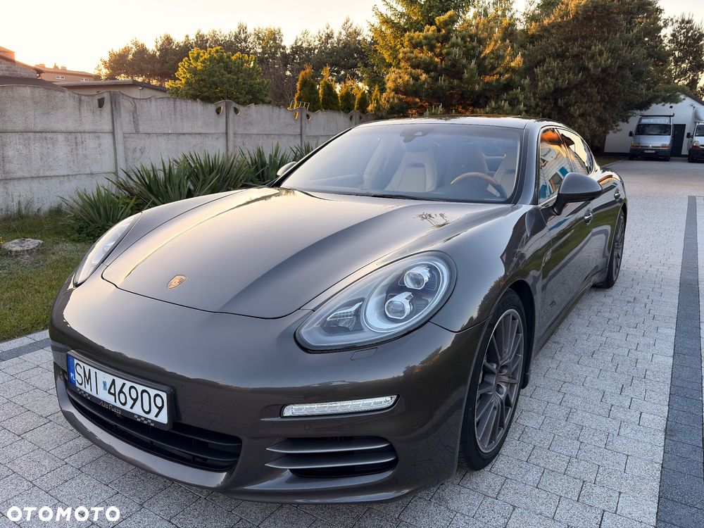 Porsche Panamera 4S Executive - 10