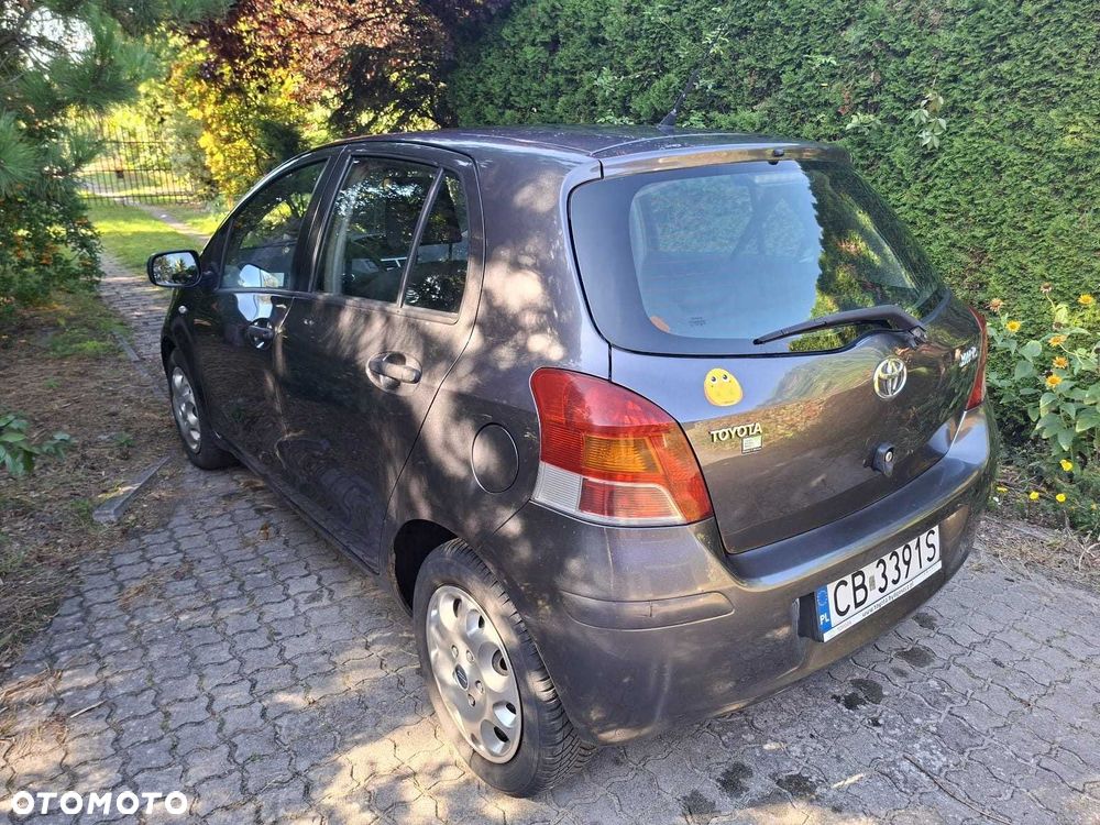 Toyota Yaris - 4