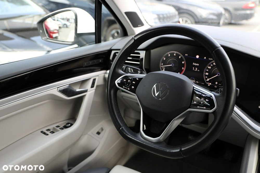 Volkswagen Touareg - 34