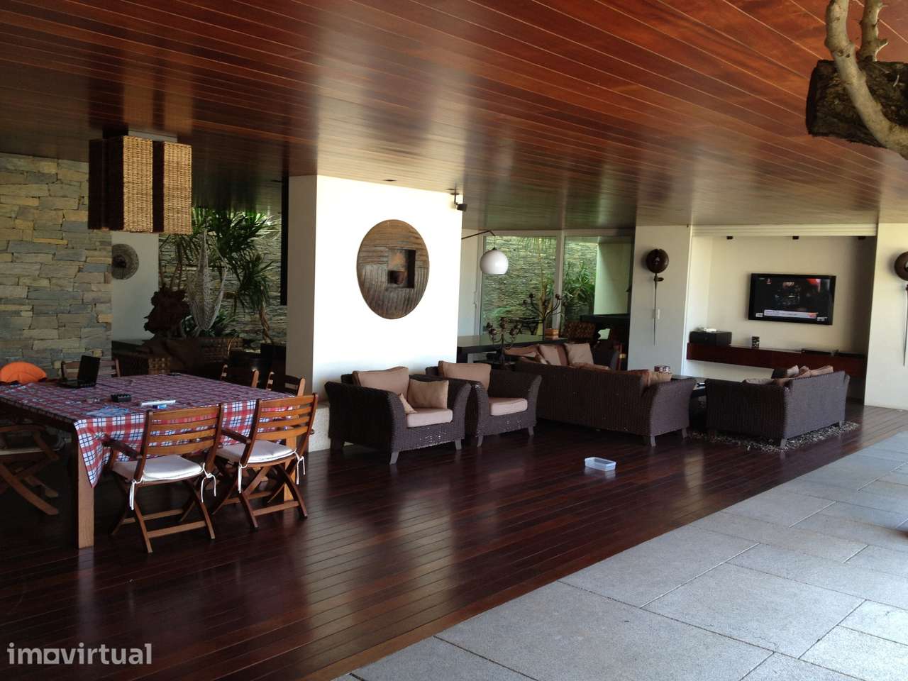 Moradia Exclusiva, Piscina Interior /Exterior,Garagem para 13 Viaturas - Grande imagem: 3/47