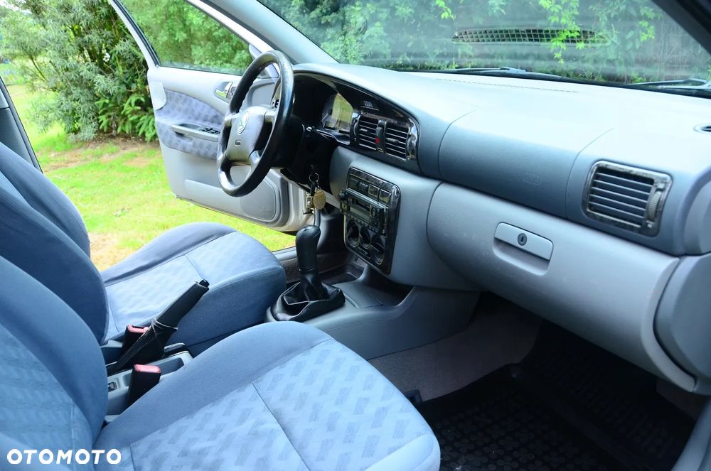 Skoda Octavia 1.6 GLX - 18