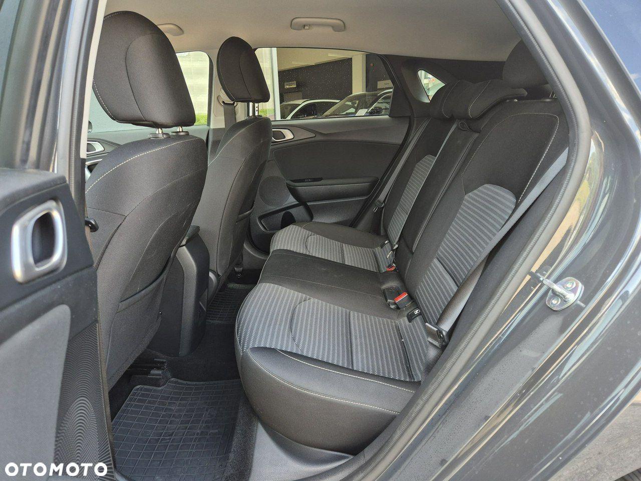Kia Ceed - 14