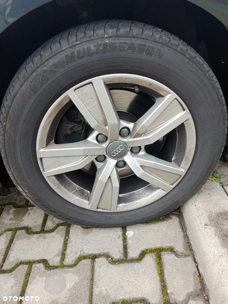 Audi A4 Avant 2.0 TDI - 10