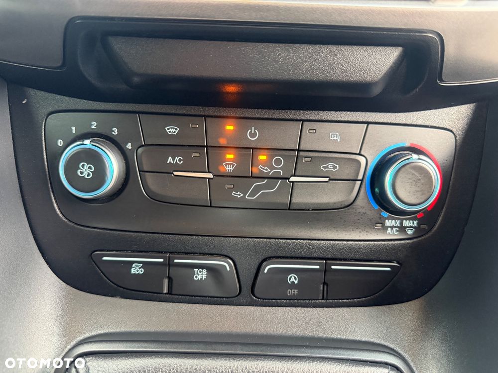 Ford Transit Connect - 25