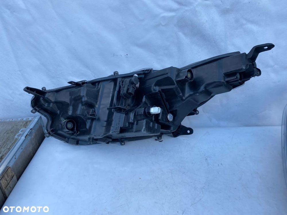 lampa toyota yaris IV full led prawa EU cała - 5