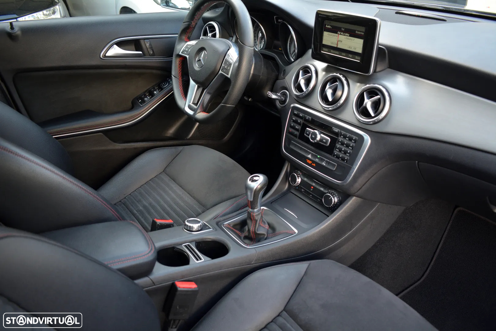 Mercedes-Benz GLA 200 CDi AMG Line - 19
