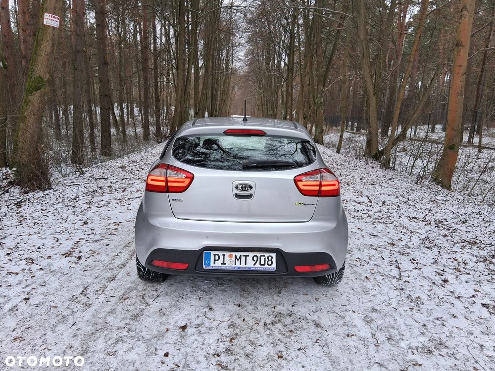 Kia Rio - 22