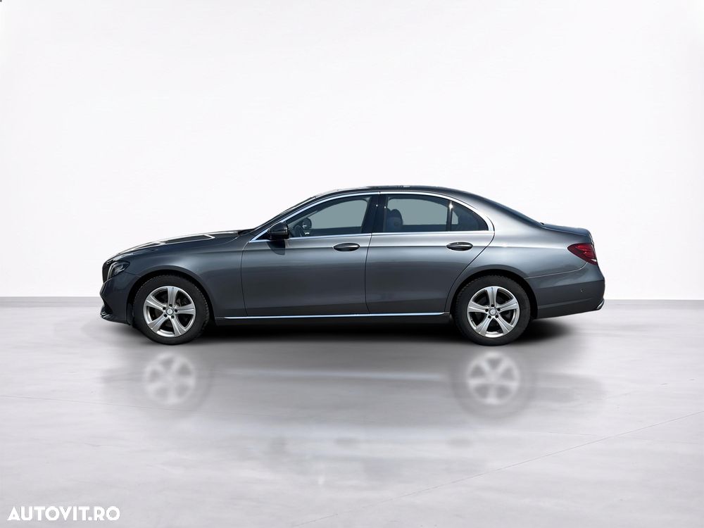 Mercedes-Benz E 200 4MATIC Aut. - 4
