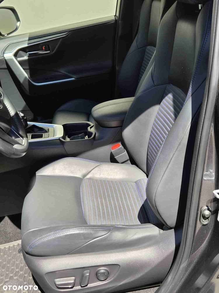 Toyota RAV4 - 24