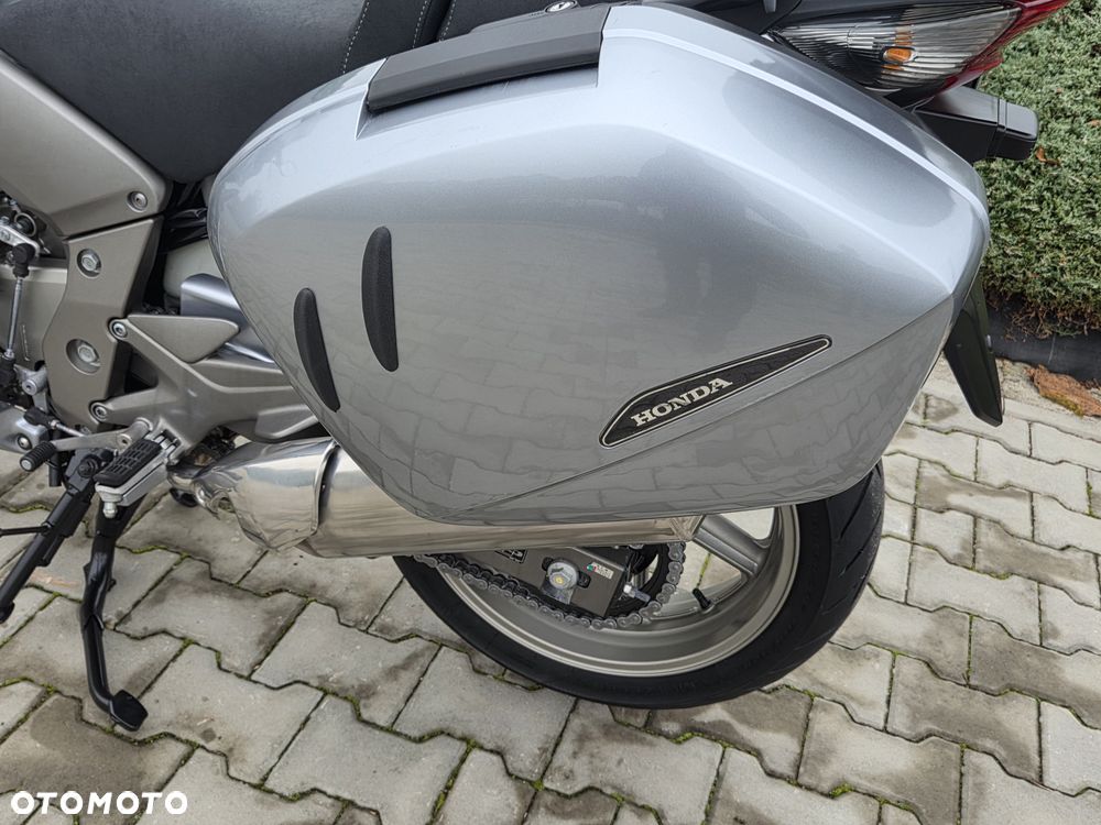Honda CBF - 27