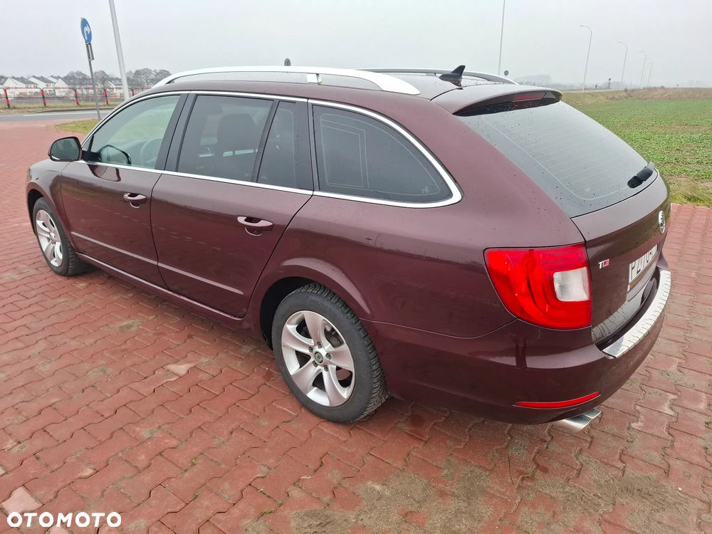 Skoda Superb 2.0 TDI DSG Exclusive - 16