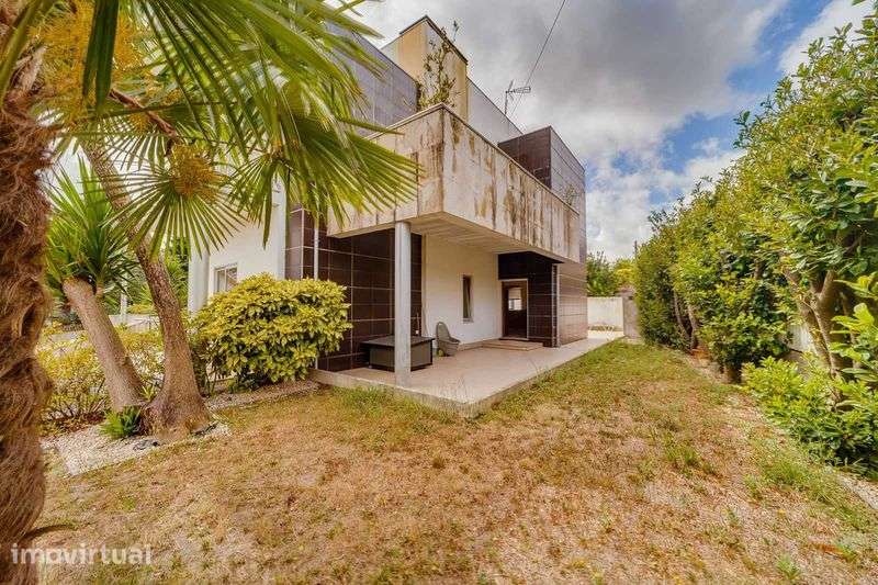 Vende-se Moradia - Casa - Grande imagem: 2/12