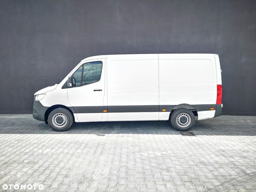 Mercedes-Benz Sprinter - 5