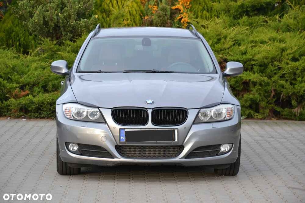 BMW 3 Series 2009 photo 3