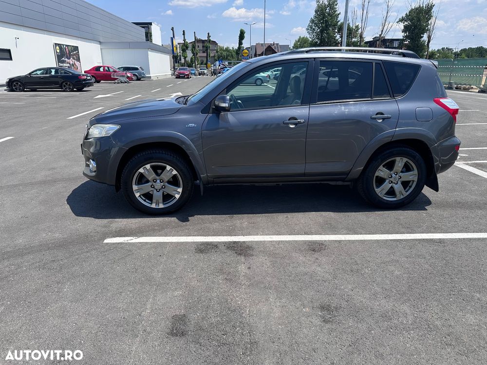 Toyota RAV4 2.2L D-CAT A/T Luxury - 10