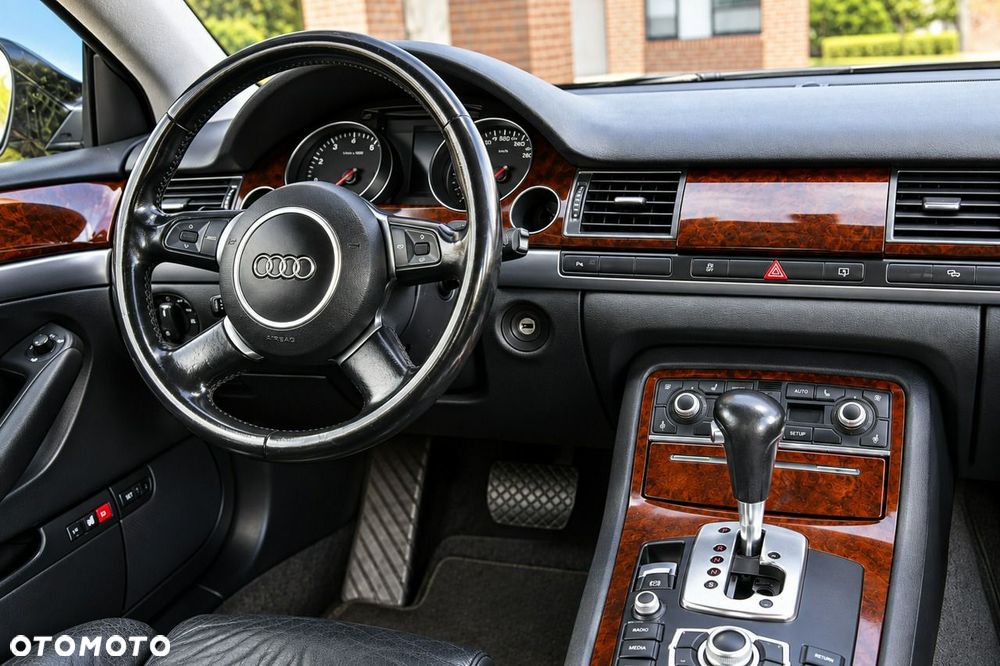 Audi A8 - 12