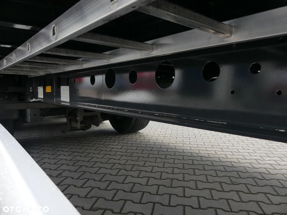 Wielton MEGA / FIRANKA / OŚ PODNOSZONA / DACH PODNOSZONY / - 24