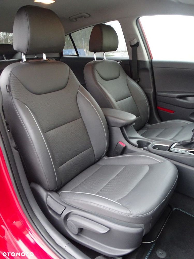 Hyundai IONIQ - 15
