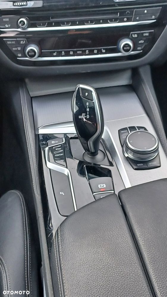 BMW Seria 5 530d xDrive M Sport sport - 30